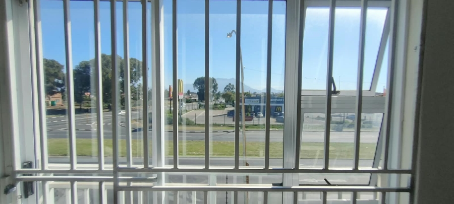 2 Bedroom Property for Sale in Cravenby Western Cape